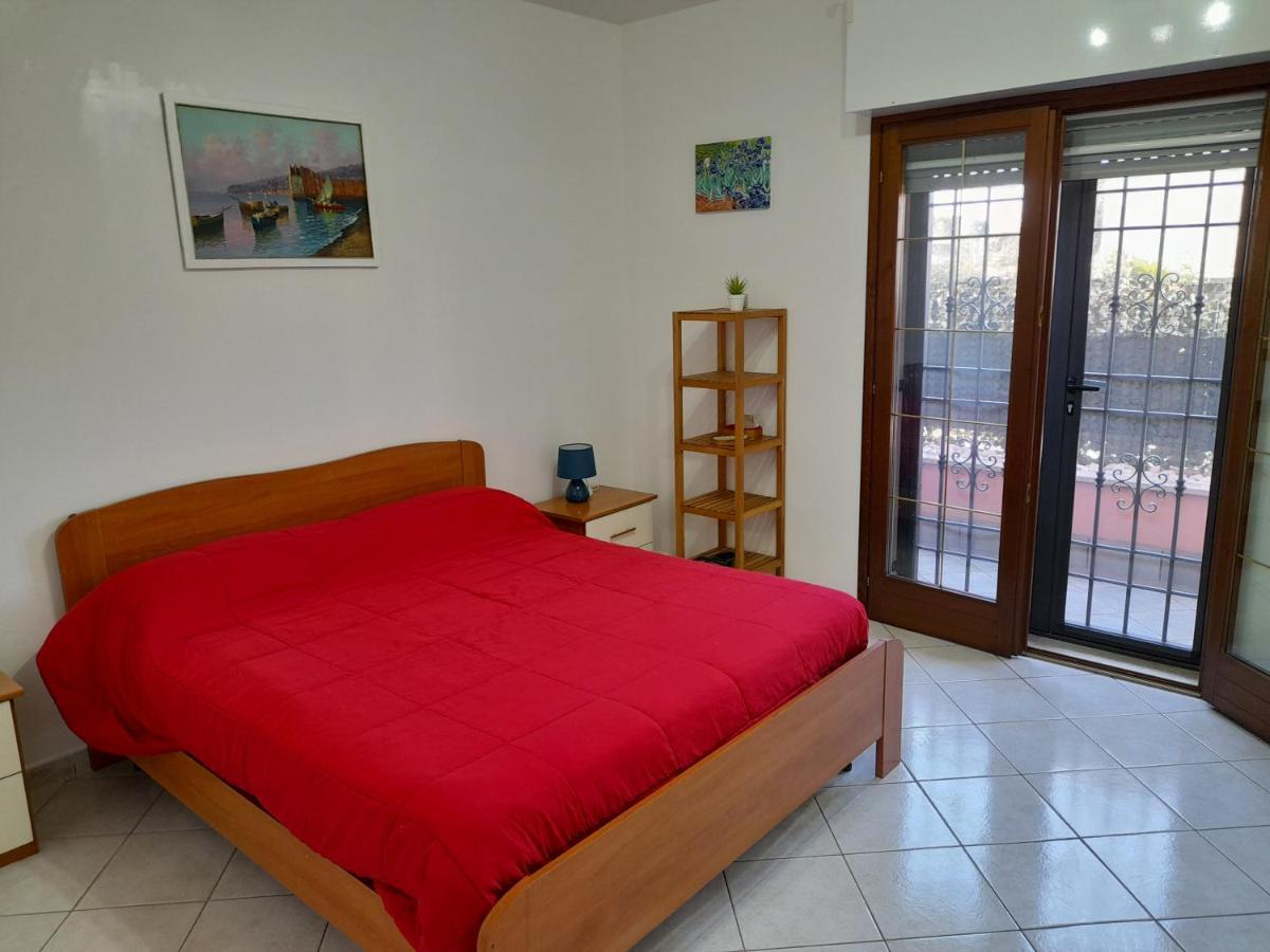 Casa Con Veranda In Centro - Comodo Parcheggio E Garage Incluso Latina Exterior foto